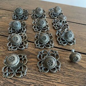 Set Of 13 Vintage Brass Drawer Pulls Hollywood Regency MCM Ornate Cabinet Knobs